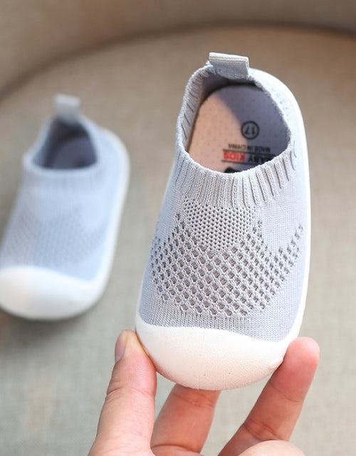 Load image into Gallery viewer, Toddler shoes

