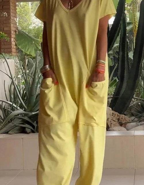 Load image into Gallery viewer, European And American Solid Color And V-neck Oversized Pocket Low-grade Jumpsuit
